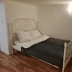 Grzegorzecka Room Nr 2